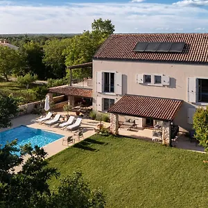Villa & My Koltrina, Svetvinčenat
